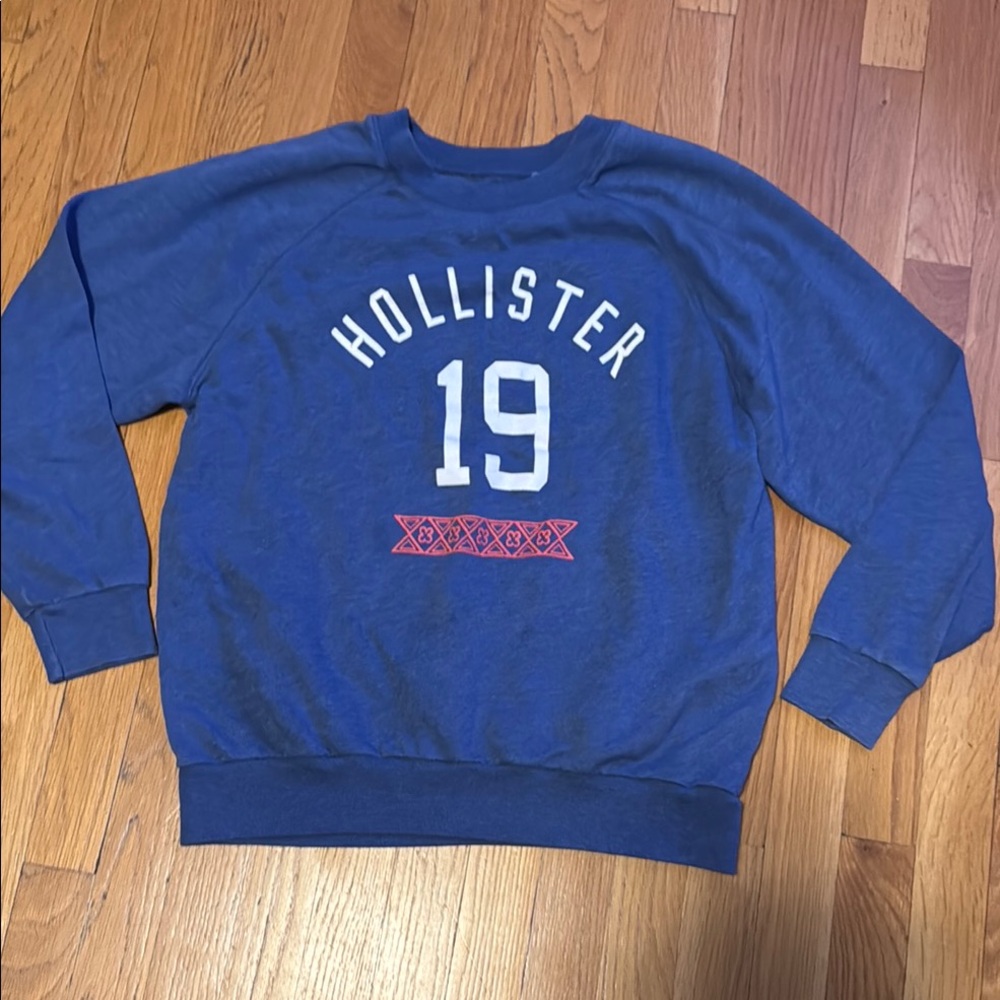 Hollister Blue Crewneck Sweater Ribbed Cuffs medium EUC